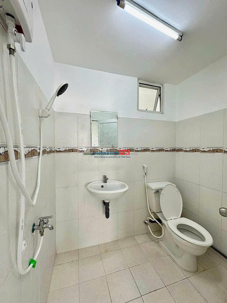 Cho thuê căn hộ - Bancol lớn - Full nội thất - Máy giặt riêng - Miễn phí xe