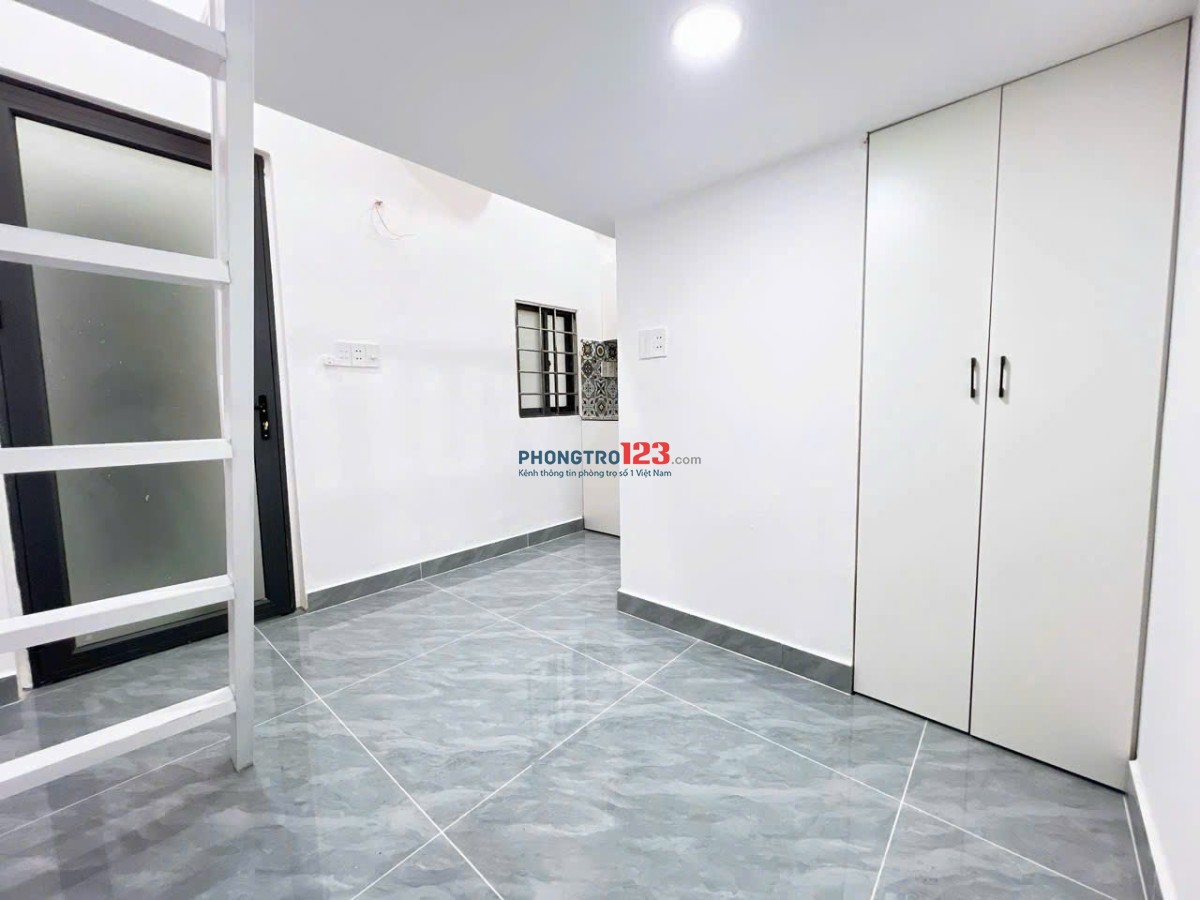 Duplex cửa sổ trời full nội thất