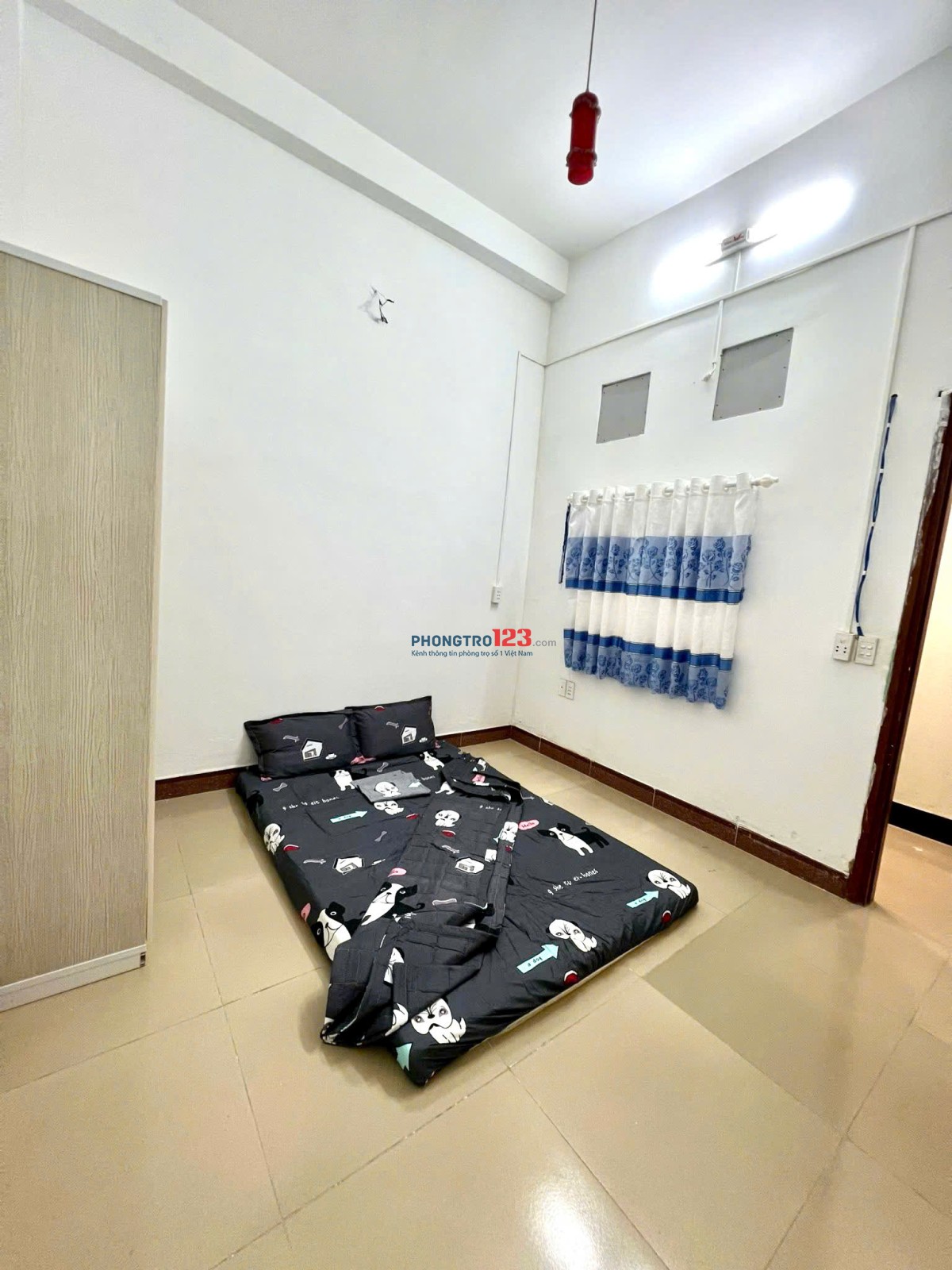 Phòng máy lạnh trệt tách bếp giá 2tr6 trống sẵn