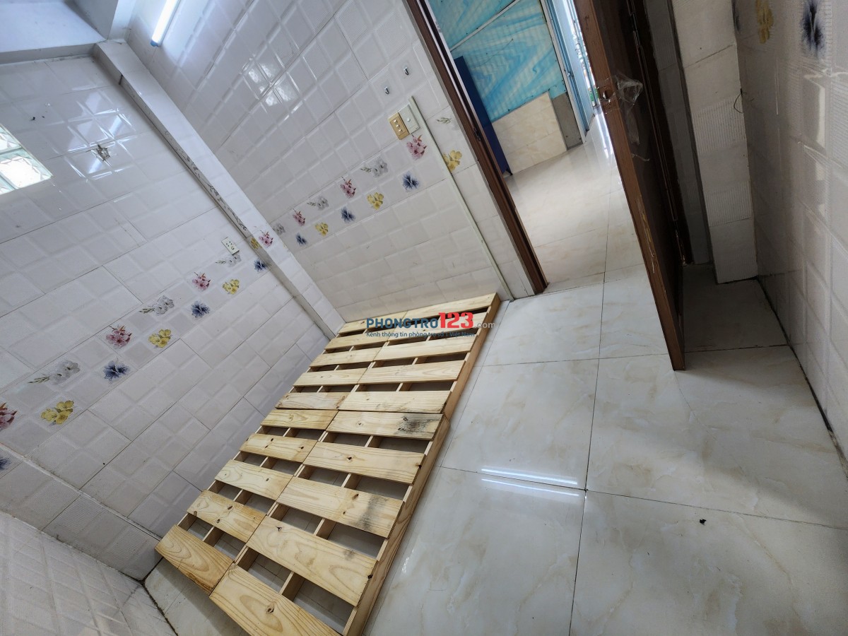 CHO THUÊ PHÒNG NHÀ 860/8 Đường Hưng Phú, Q8 có cửa sổ lớn, 3,8tr/tháng