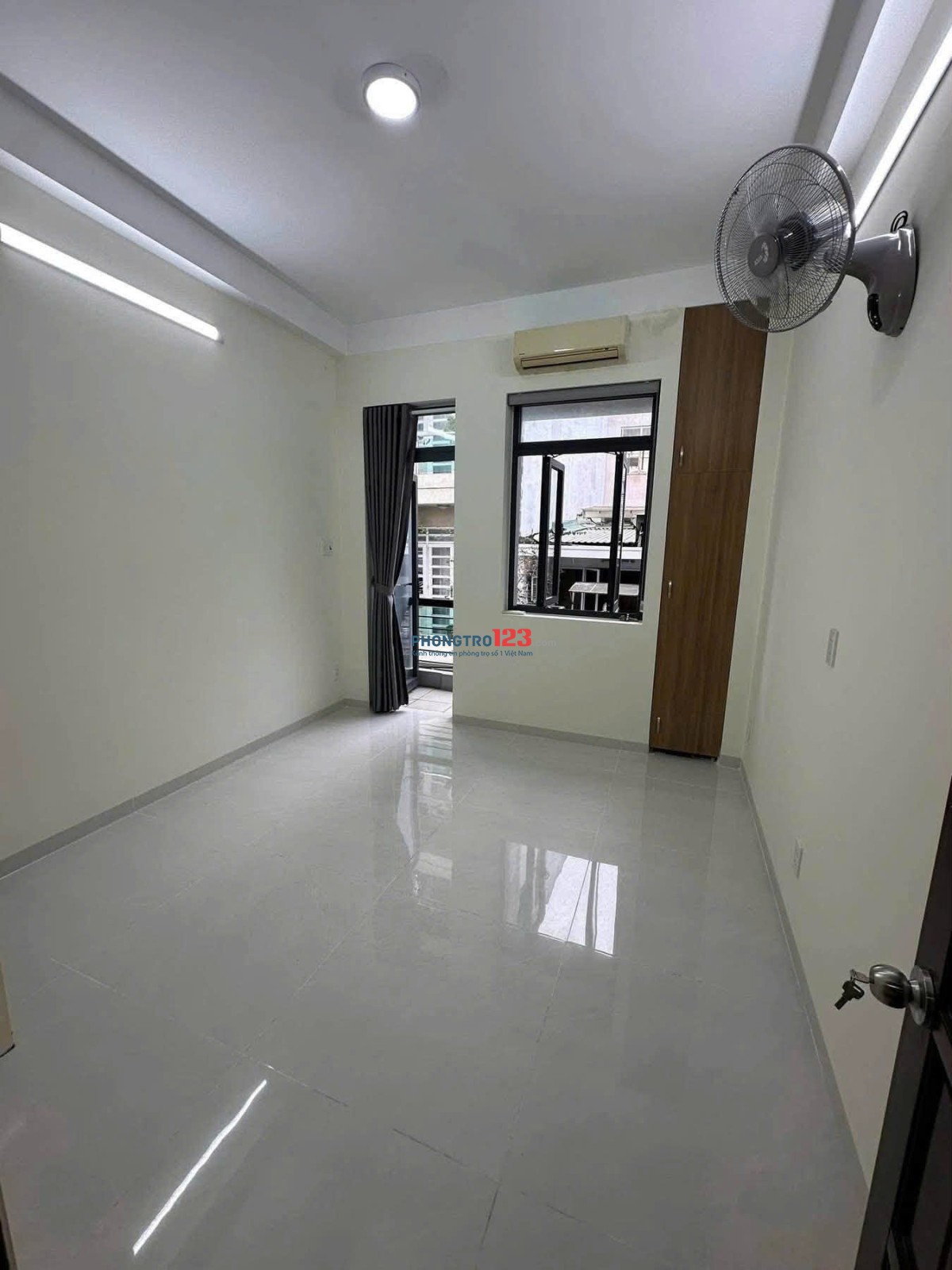 Nhà nguyên căn hẻm Phan Xích Long (103m2) trệt 1 lầu 2PN, full nt, giá 14,5 tr/th