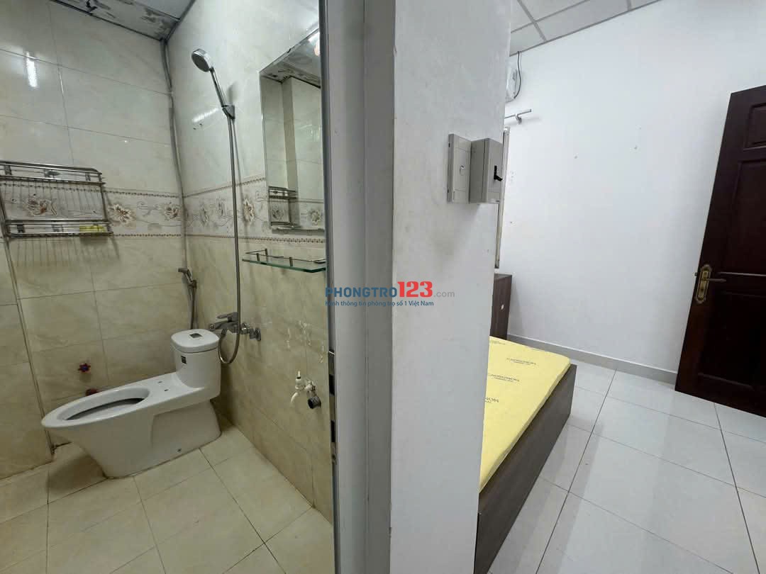 Căn 3 phòng ngủ - Topaz Garden - Trịnh Đình Thảo, nội thất, giá 10,5tr/tháng.