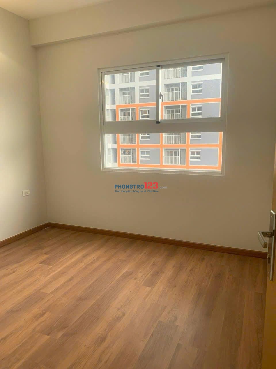 Cần cho thuê CTL Tower Giá 8.3 triệu/th nhà trống, 73m2, 2PN, Ban công.