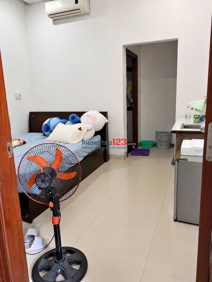 Cho thuê chung cư thang bộ Hoàng Sa, phường Nhiêu Lộc - Căn 1PN giá thuê 7tr5/tháng