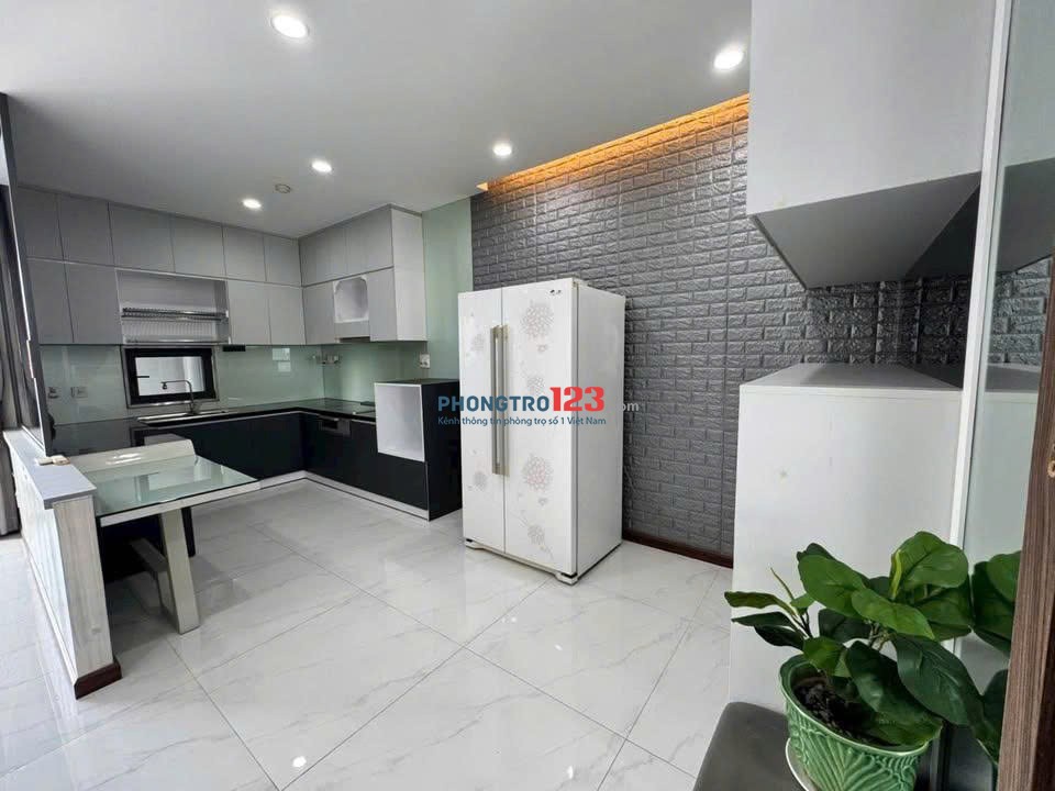 Chung cư Phúc Yên - 102m2, 3PN, Full nội thất, giá 11.5 triệu/th nhận nhà liền.