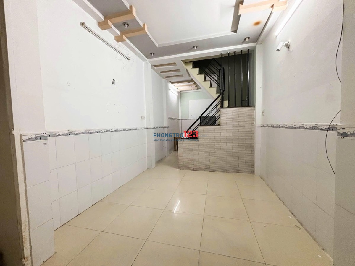 Nhà riêng 1/Phan Đình Phùng (98,2m2) có sẵn nội thất, 2PN, ban công, giá 14.5tr/th