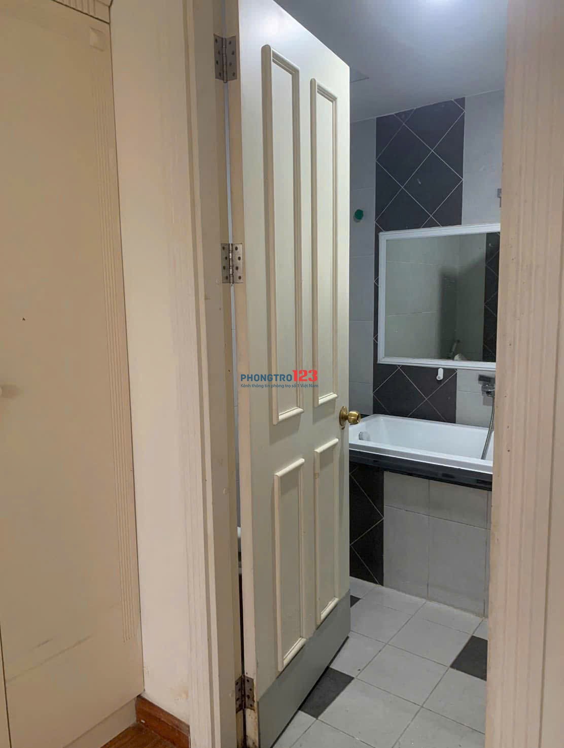 Chung cư Tân Phước Plaza-Q11 căn hộ 115m2, 3p ngủ giá 15tr/tháng