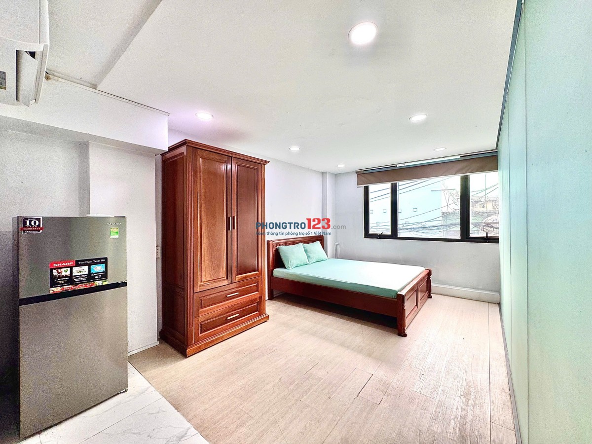 Phòng mới full nội thất, thang máy khu phan xích long phú nhuận