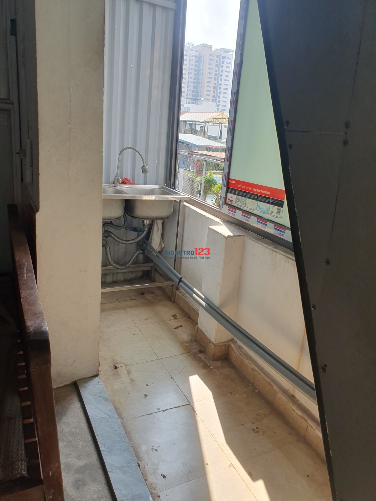 Có 2 phòng cho thuê :1 phòng tầng 3 và 1 phòng tầng 5, mỗi phòng 20m