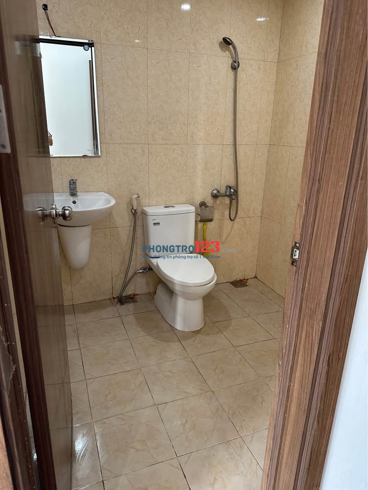 C/c 8xPlus Trường Chinh cho thuê căn 2PN không nội thất giá chỉ 8tr/tháng