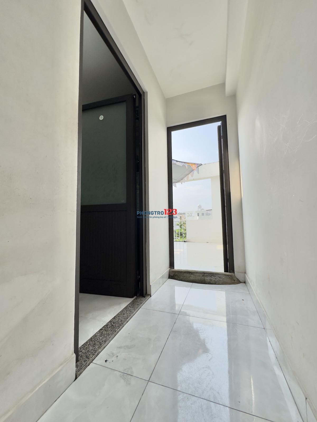 Phòng tầng 3 sở hữu luôn sân thượng phía trước tại 116/46 Dương Quảng Hàm p5 Gò Vấp gần ĐH Văn Lang