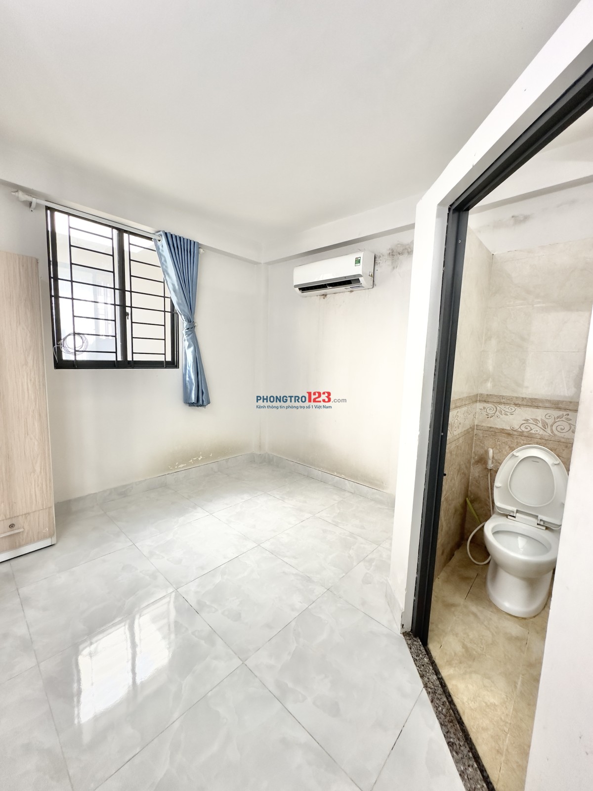 Phòng tầng 3 sở hữu luôn sân thượng phía trước tại 116/46 Dương Quảng Hàm p5 Gò Vấp gần ĐH Văn Lang