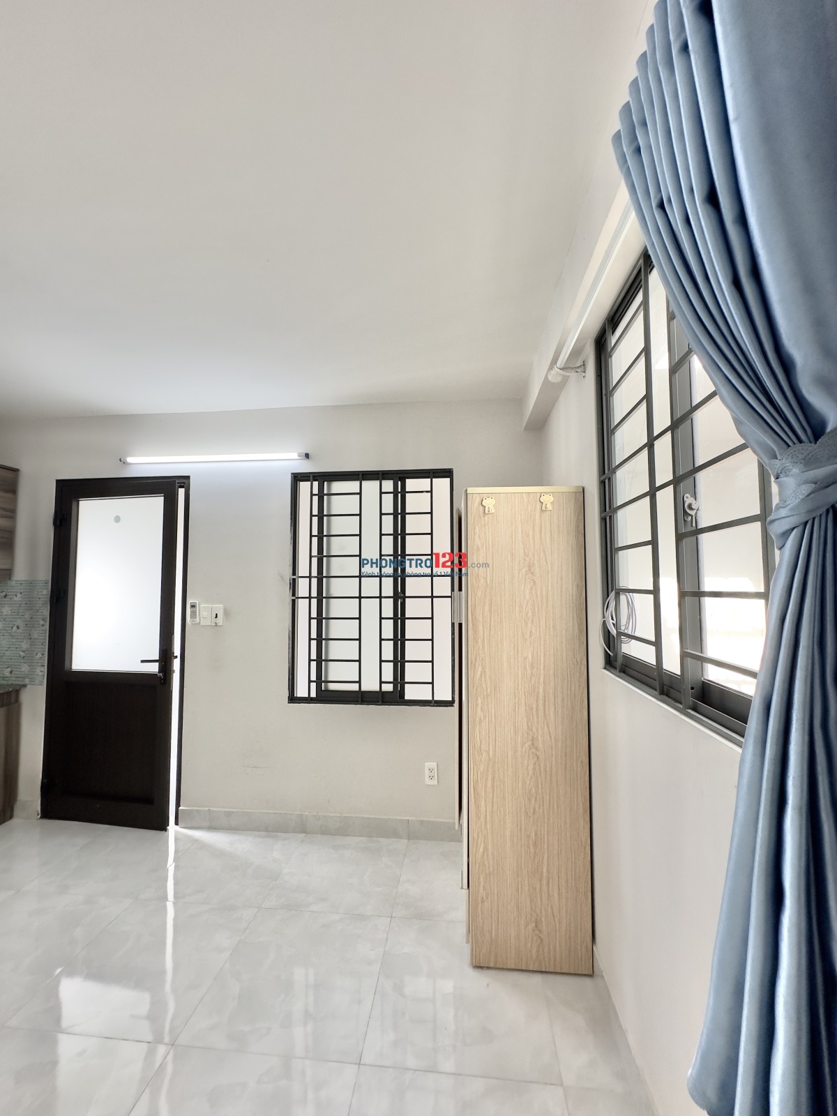 Phòng tầng 3 sở hữu luôn sân thượng phía trước tại 116/46 Dương Quảng Hàm p5 Gò Vấp gần ĐH Văn Lang