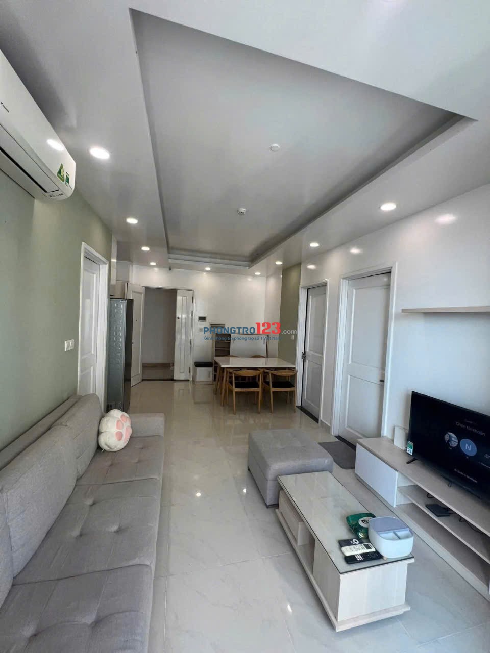 Cộng Hòa Plaza - 141 Cộng Hòa căn hộ 3p ngủ giá 12tr/tháng