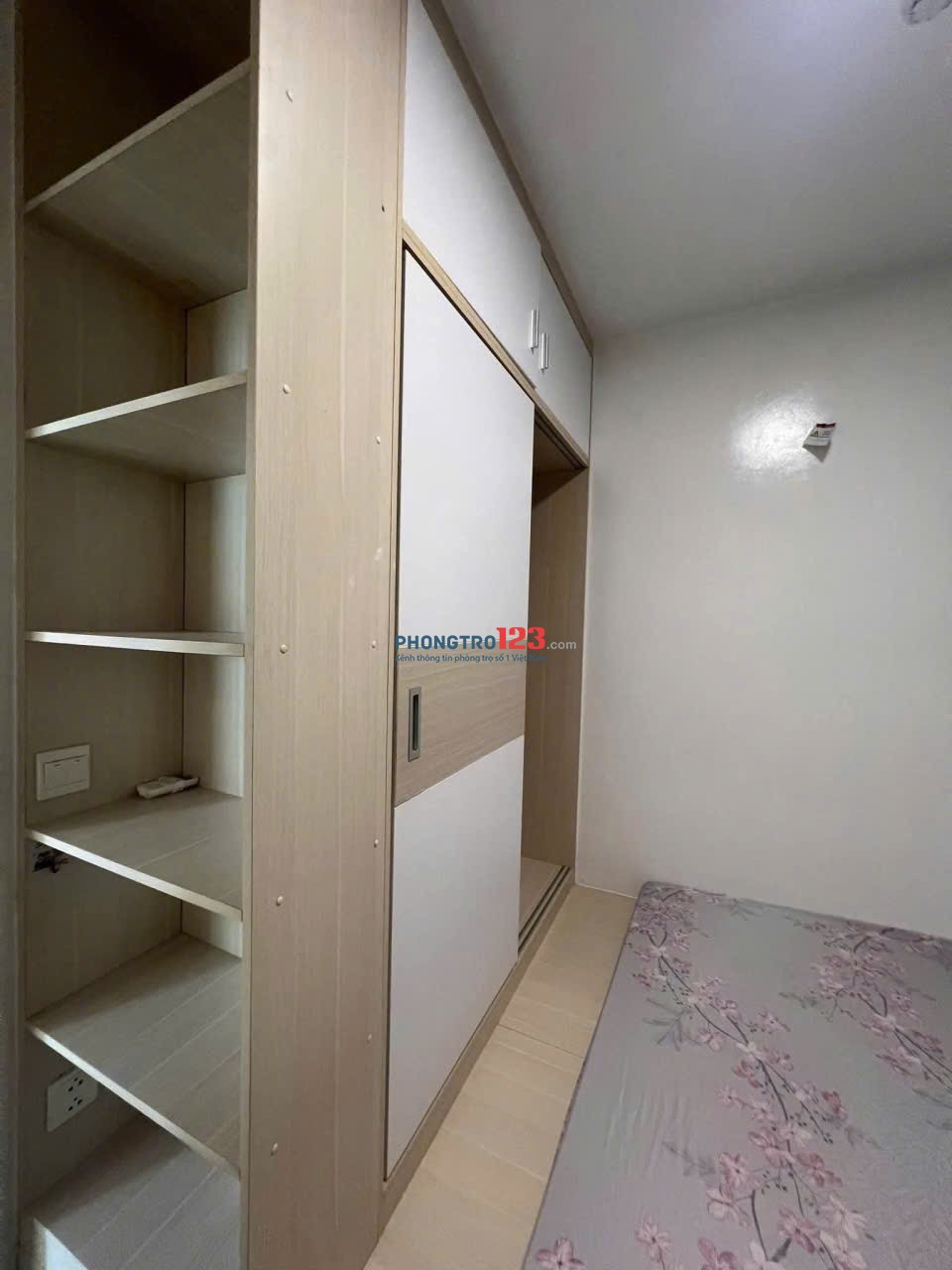 Cộng Hòa Plaza - 141 Cộng Hòa căn hộ 3p ngủ giá 12tr/tháng