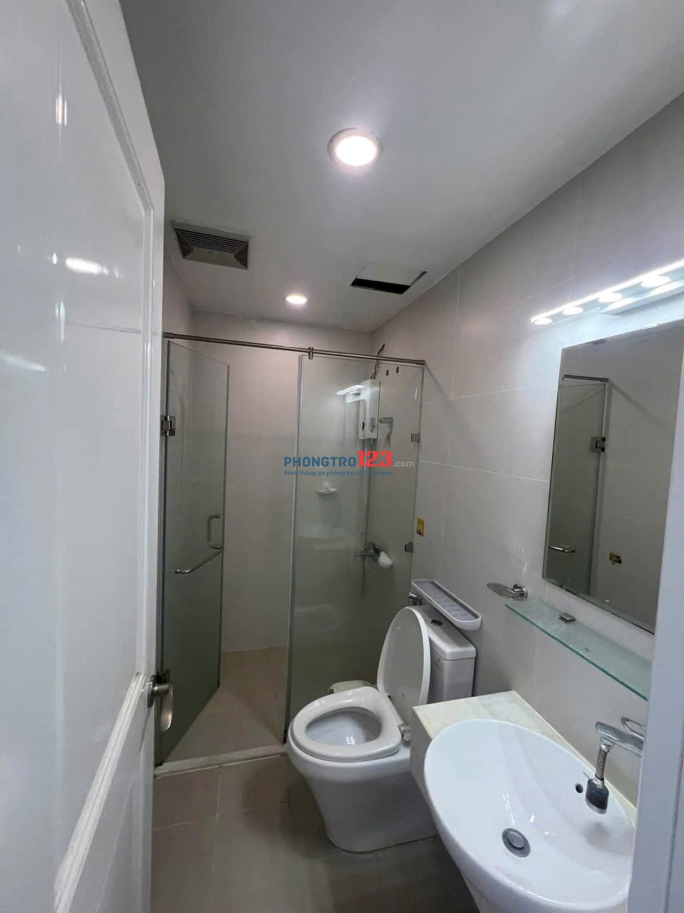 Cộng Hòa Plaza - 141 Cộng Hòa căn hộ 3p ngủ giá 12tr/tháng