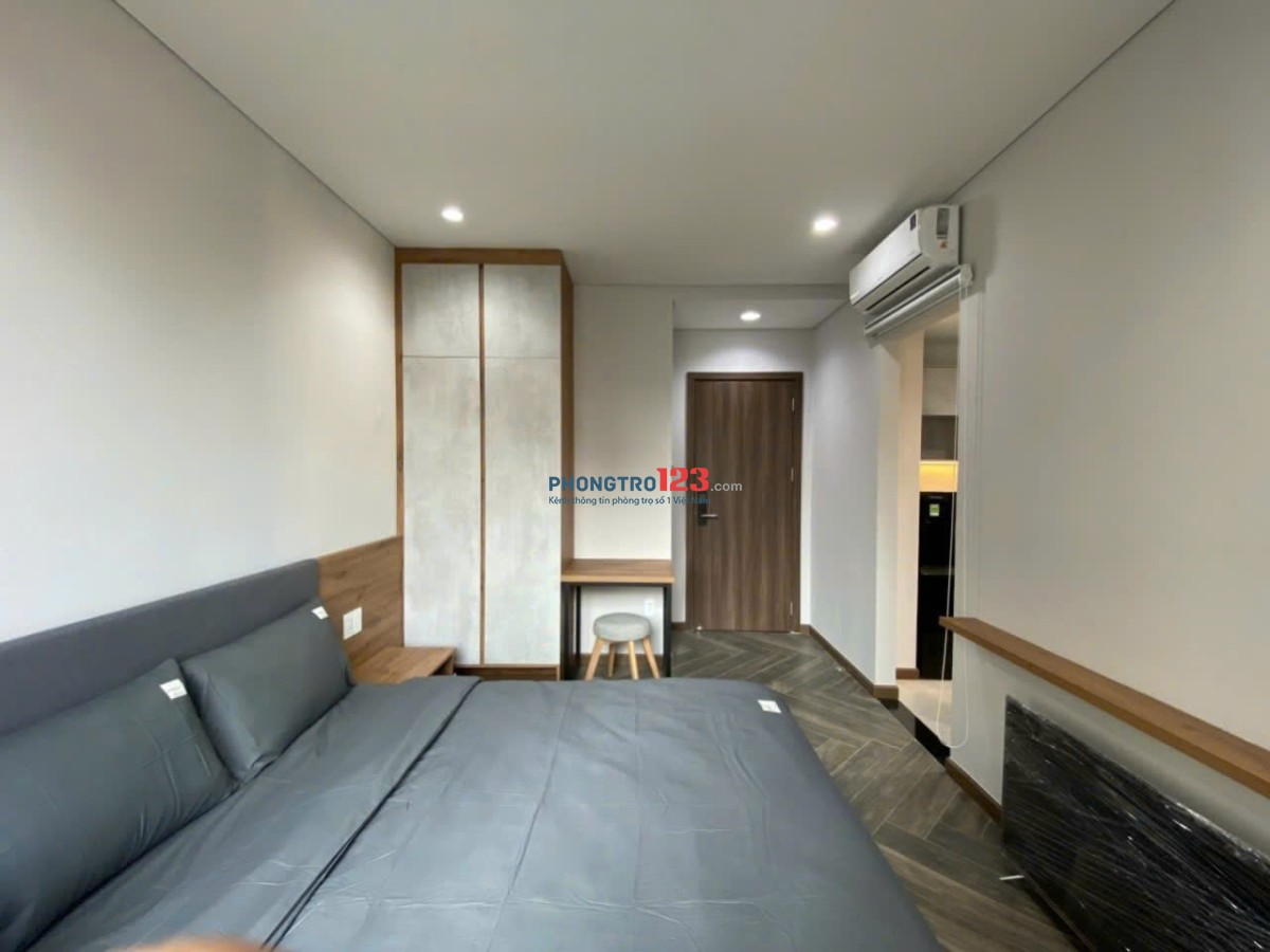 Studio tách bếp - Ban công riêng biệt.