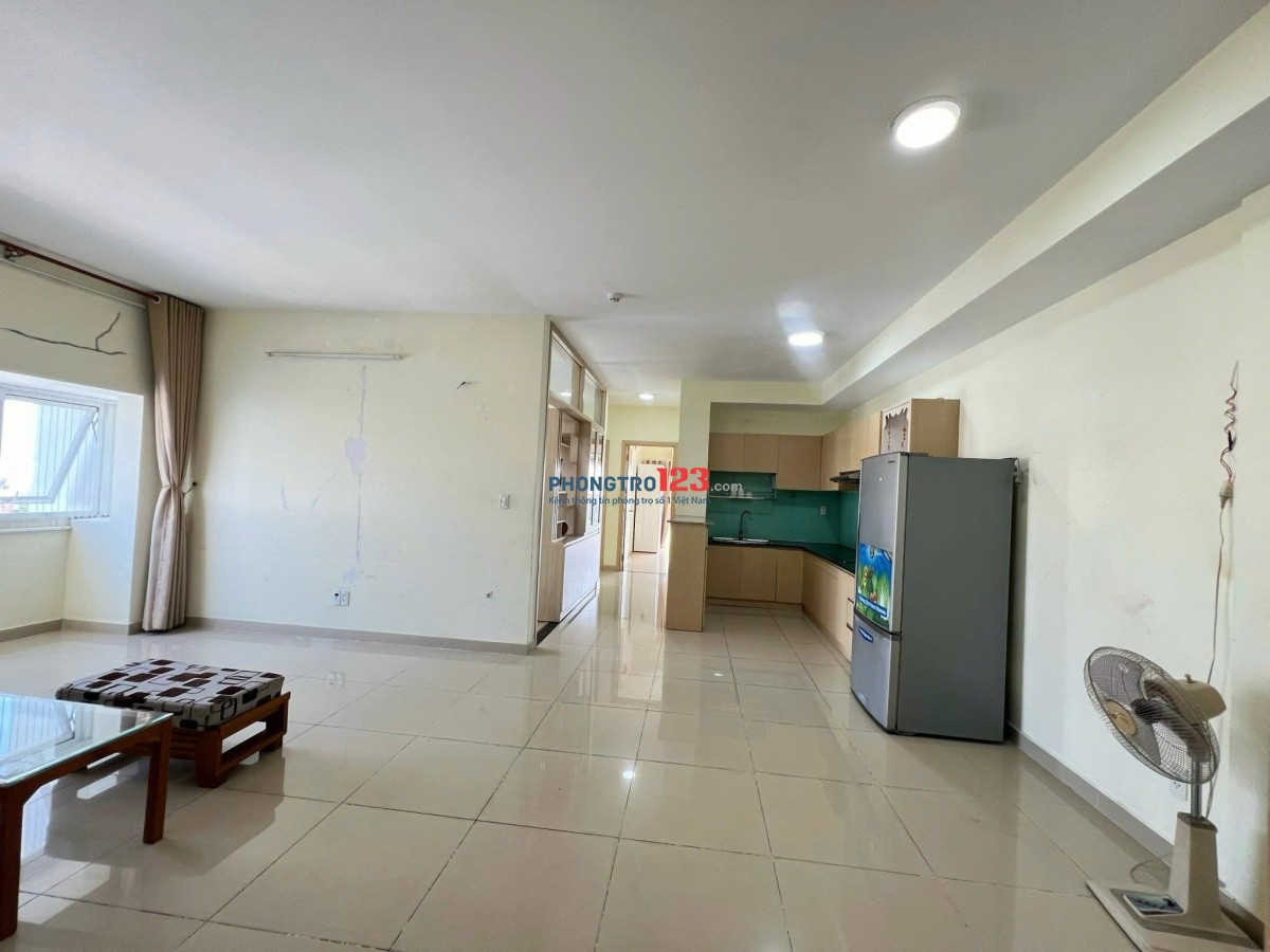 Chung cư Oriental 685 Âu Cơ cho thuê căn 3PN, không nội thất giá 13tr5/tháng