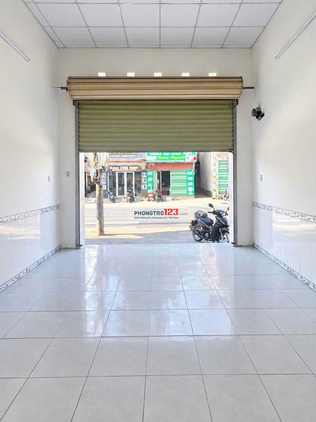 Mặt bằng kinh doanh buôn bán có sẵn máy lạnh