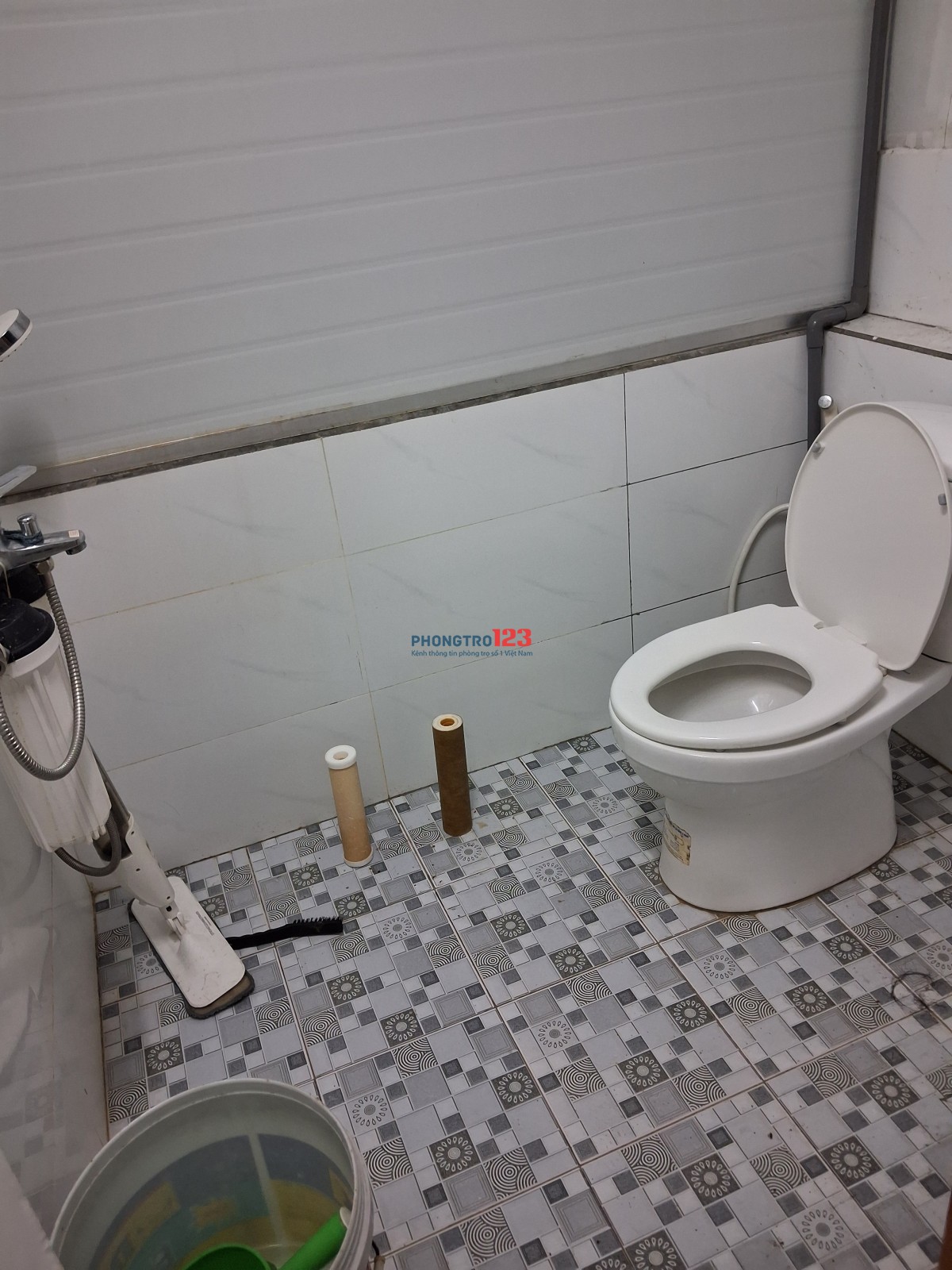 Căn hộ rộng có hai phòng ngủ trên sân thượng giá rẻ