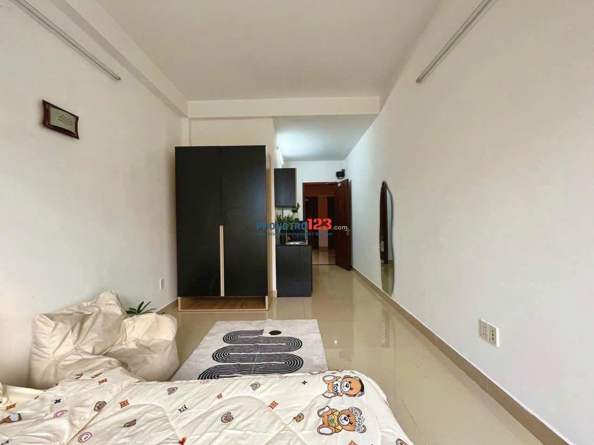 Cho thuê phòng ban công lớn, full nội thất – Nơ Trang Long, Bình Thạnh gần chợ Bà Chiểu, Hàng Xanh
