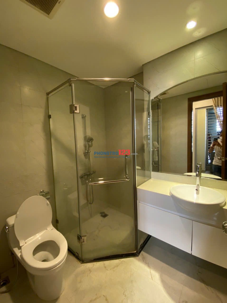 Chung cư Resgreen Tower-Tân Phú căn 2p ngủ giá 12tr/tháng.