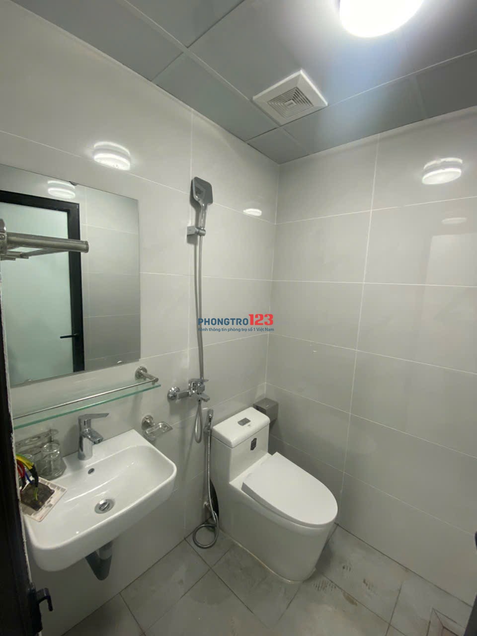 Cho thuê CCMN mới tinh tại Mễ Trì Hạ ô tô đỗ cửa