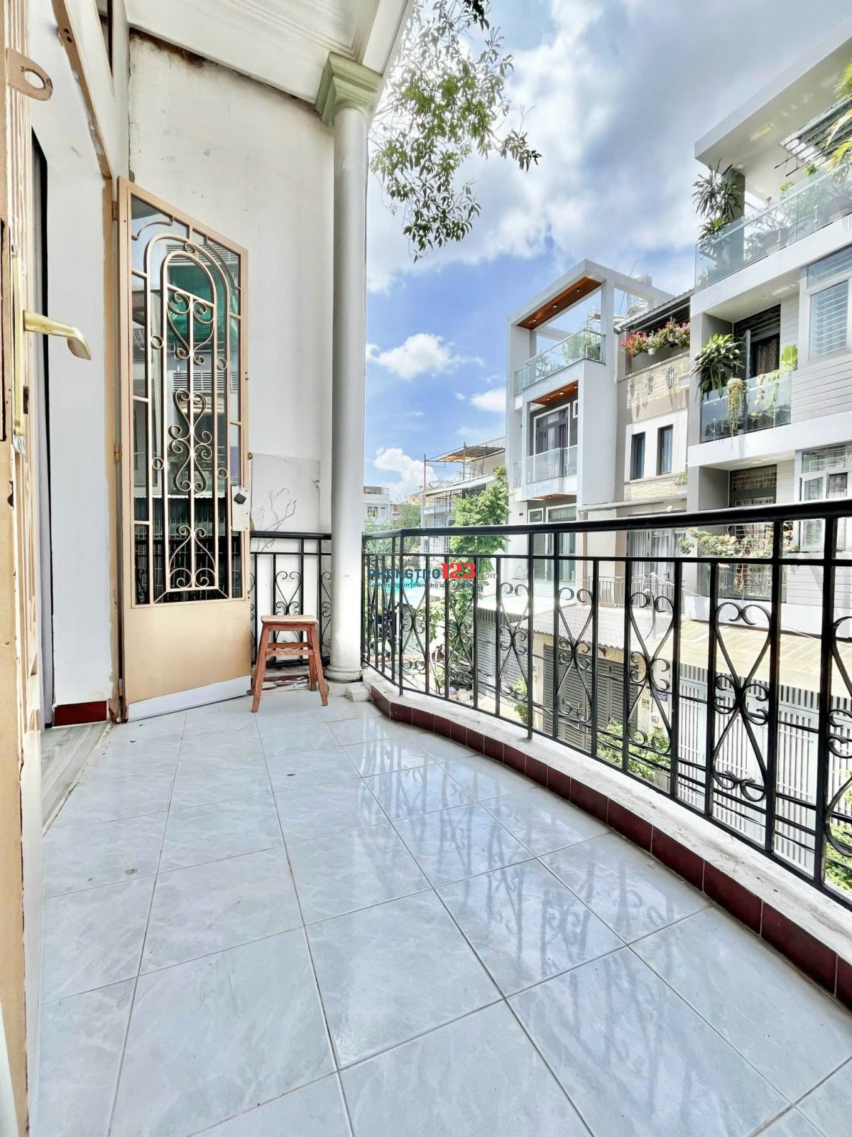Cho thuê phòng Bình Thạnh, ban công lớn, máy giặt riêng, gần ngã tư hàng xanh tiện đi Q1, Q3 UTH FTU