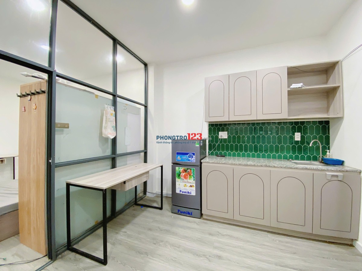 CĂN HỘ FULL NỘI THẤT, TÁCH BẾP, CỬA SỔ LỚN THOÁNG MÁT TẠI NGUYỄN GIA TRÍ (D2), BÌNH THẠNH, SÁT ĐH NG