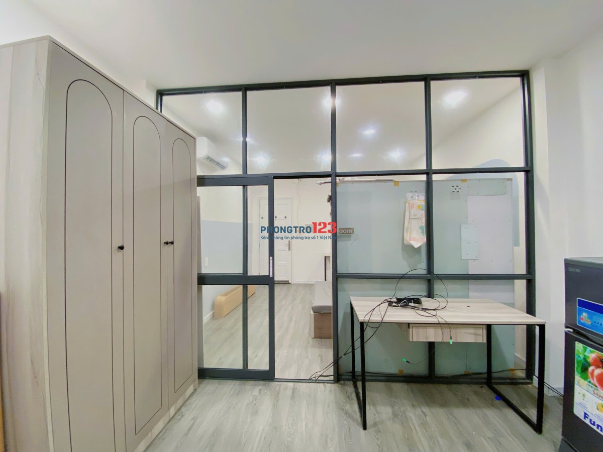 CĂN HỘ FULL NỘI THẤT, TÁCH BẾP, CỬA SỔ LỚN THOÁNG MÁT TẠI NGUYỄN GIA TRÍ (D2), BÌNH THẠNH, SÁT ĐH NG