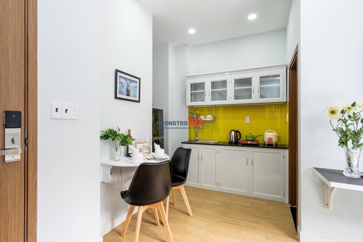 CHO THUÊ PHÒNG CÓ CỬA SỔ LỚN FULL NỘI THẤT GỖ ĐƯỜNG ĐINH BỘ LĨNH QUẬN BÌNH THẠNH SÁT QUẬN 1