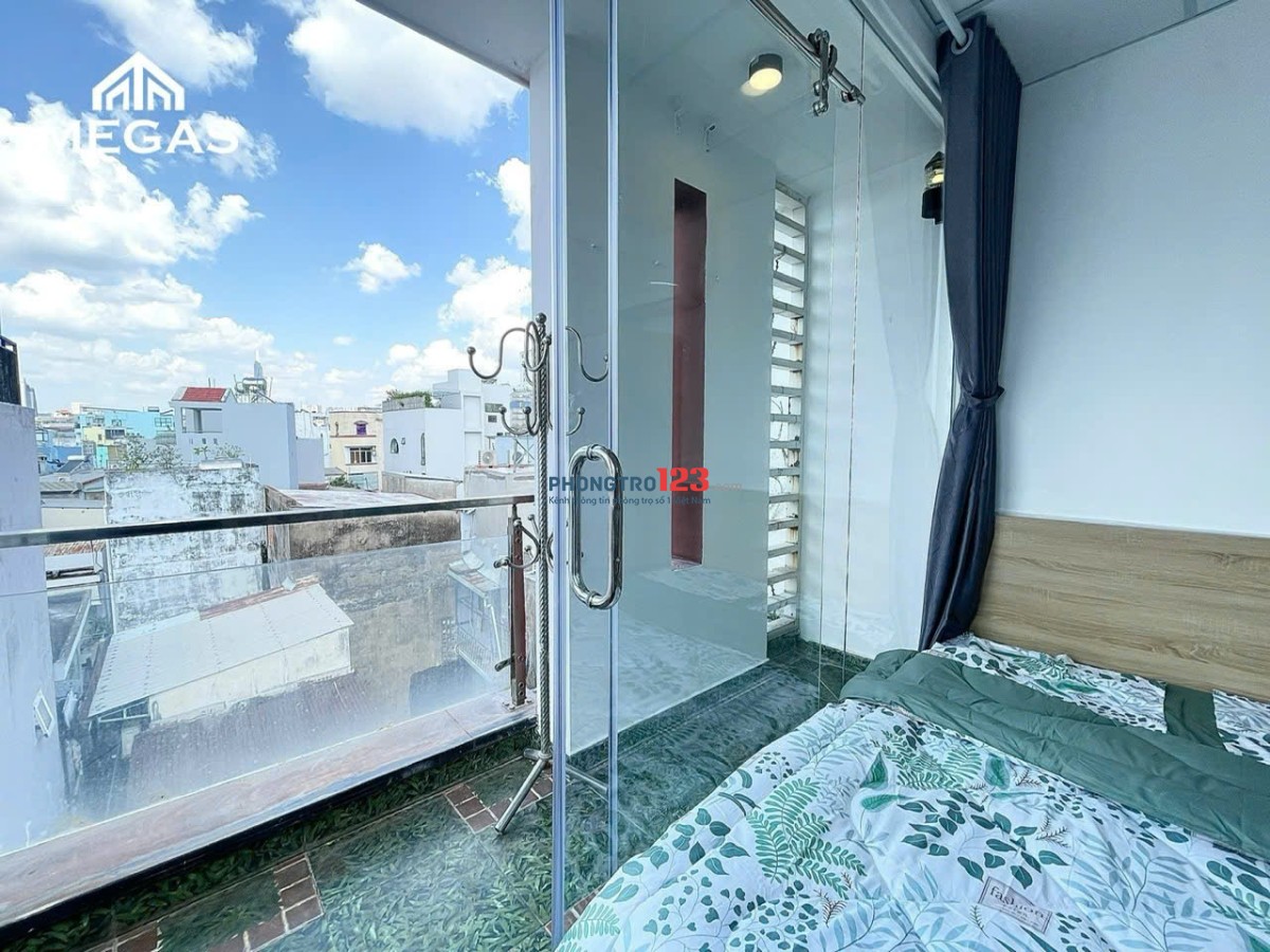 Cho thuê phòng ban công full nội thất gần nhà thờ tân định - công viên lê văn tám - cầu bông
