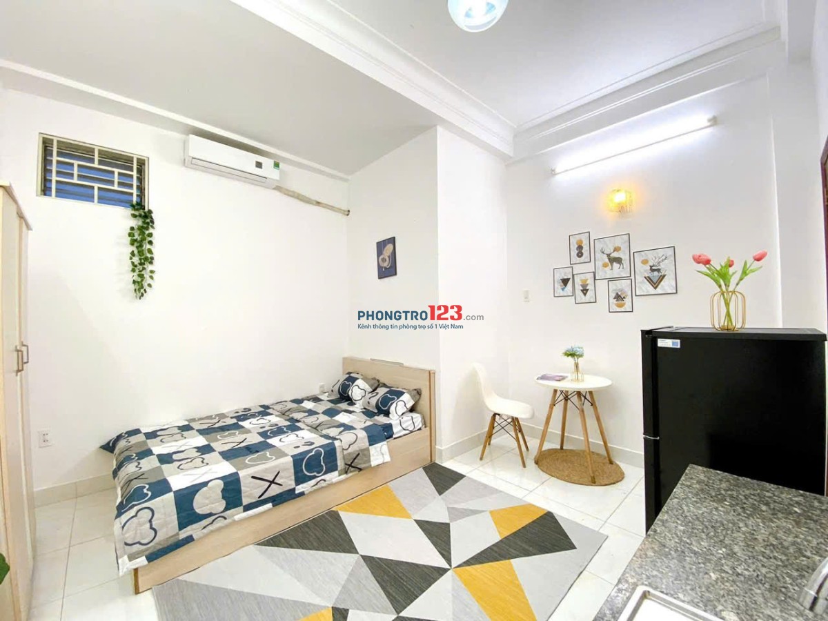 PHÒNG MỚI THOÁNG MÁT NGAY QUỐC LỘ 13 KẾ BÊN BÊN XE MIỀN ĐÔNG CŨ