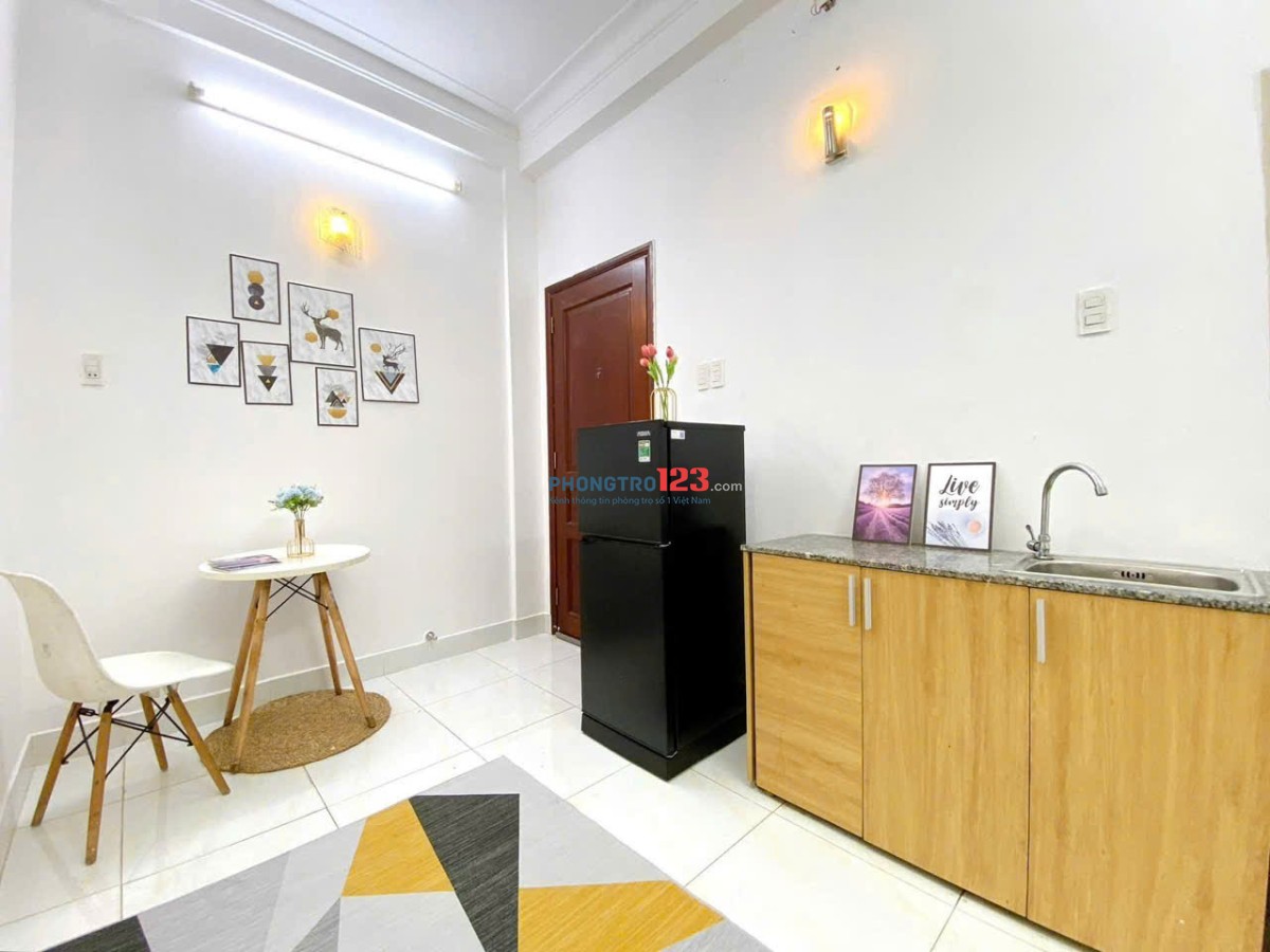 PHÒNG MỚI THOÁNG MÁT NGAY QUỐC LỘ 13 KẾ BÊN BÊN XE MIỀN ĐÔNG CŨ