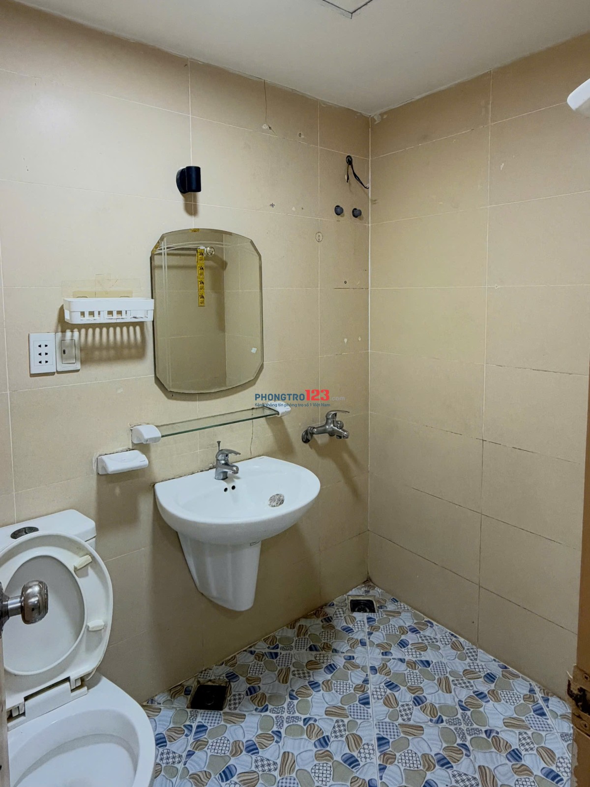 Cho thuê căn 62m2(2pn2wc) Hoàng Kim 7.5tr/tháng, thoáng mát, an ninh