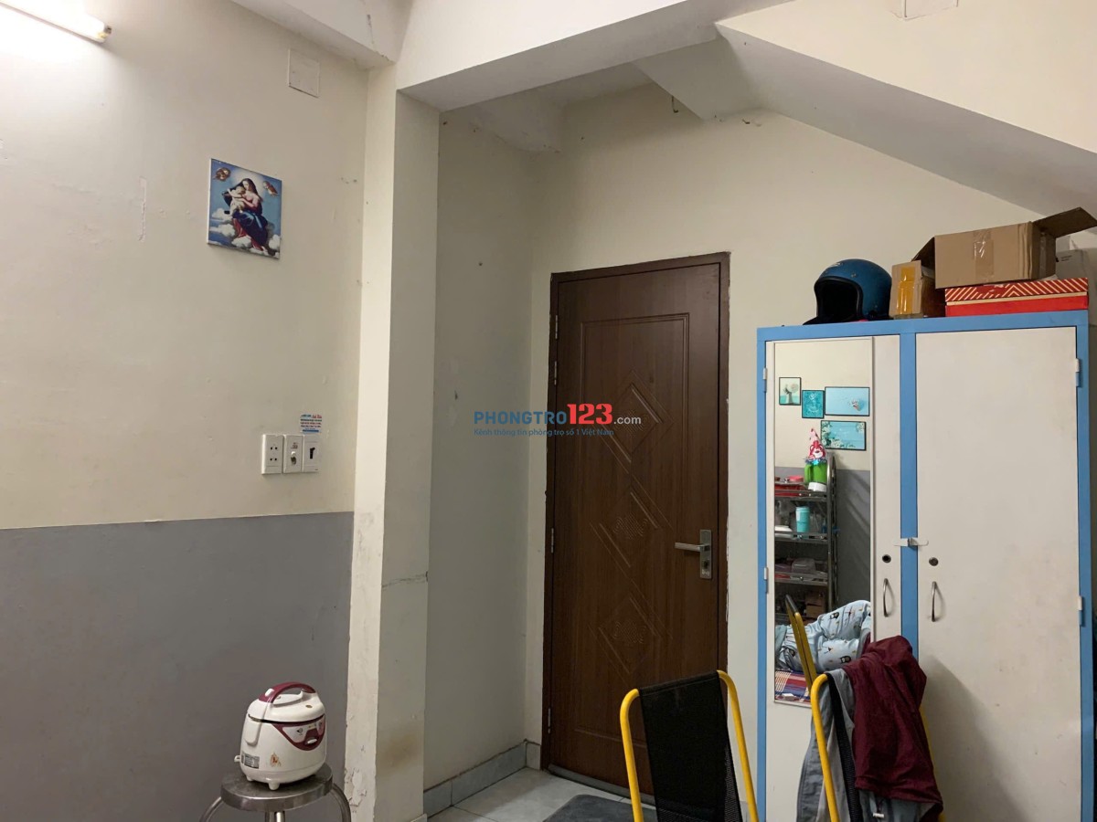 Phòng 30m2, sạch sẽ cửa sổ thoáng mát, lối đi rộng