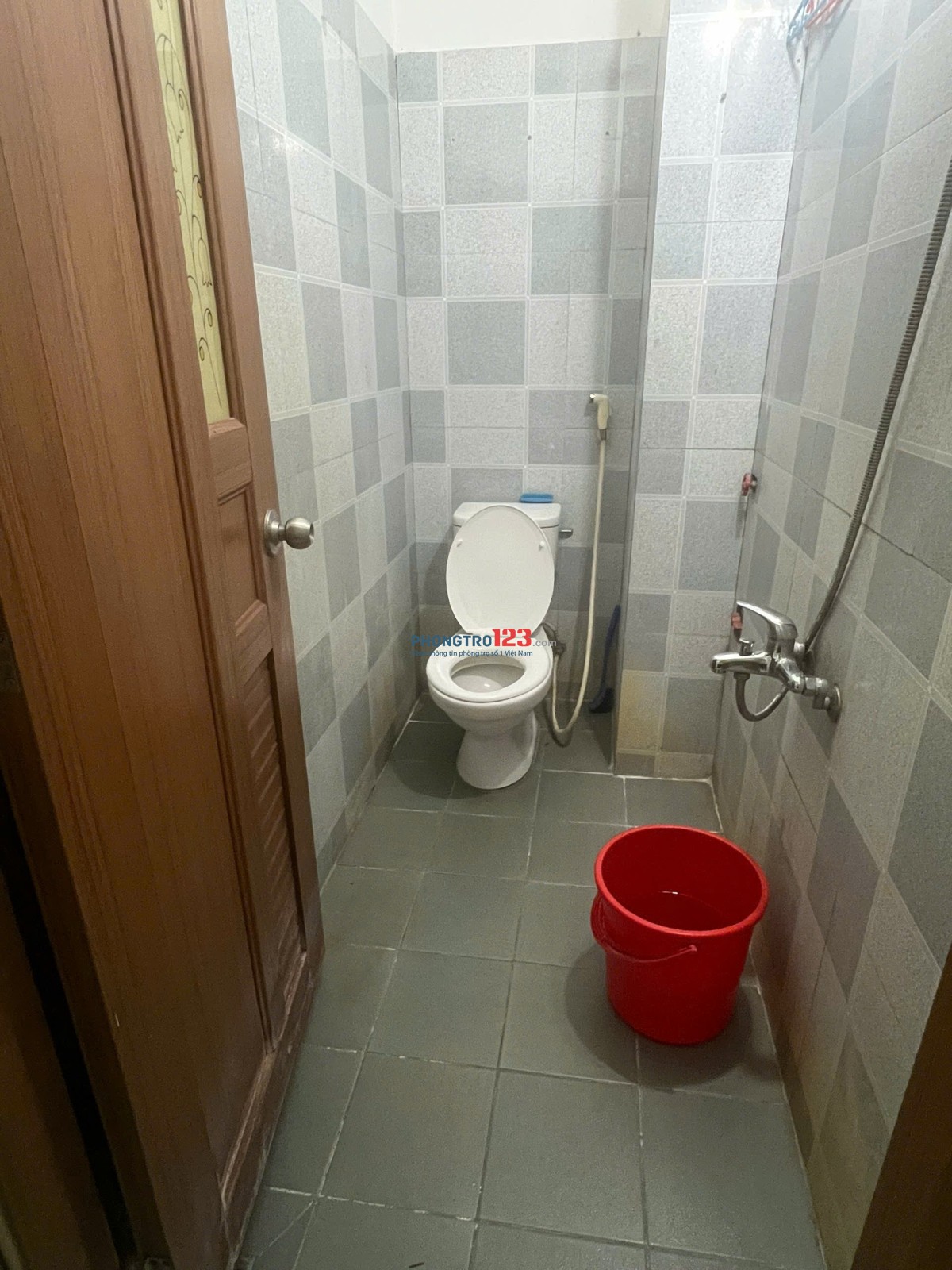 Phòng 30m2, sạch sẽ cửa sổ thoáng mát, lối đi rộng