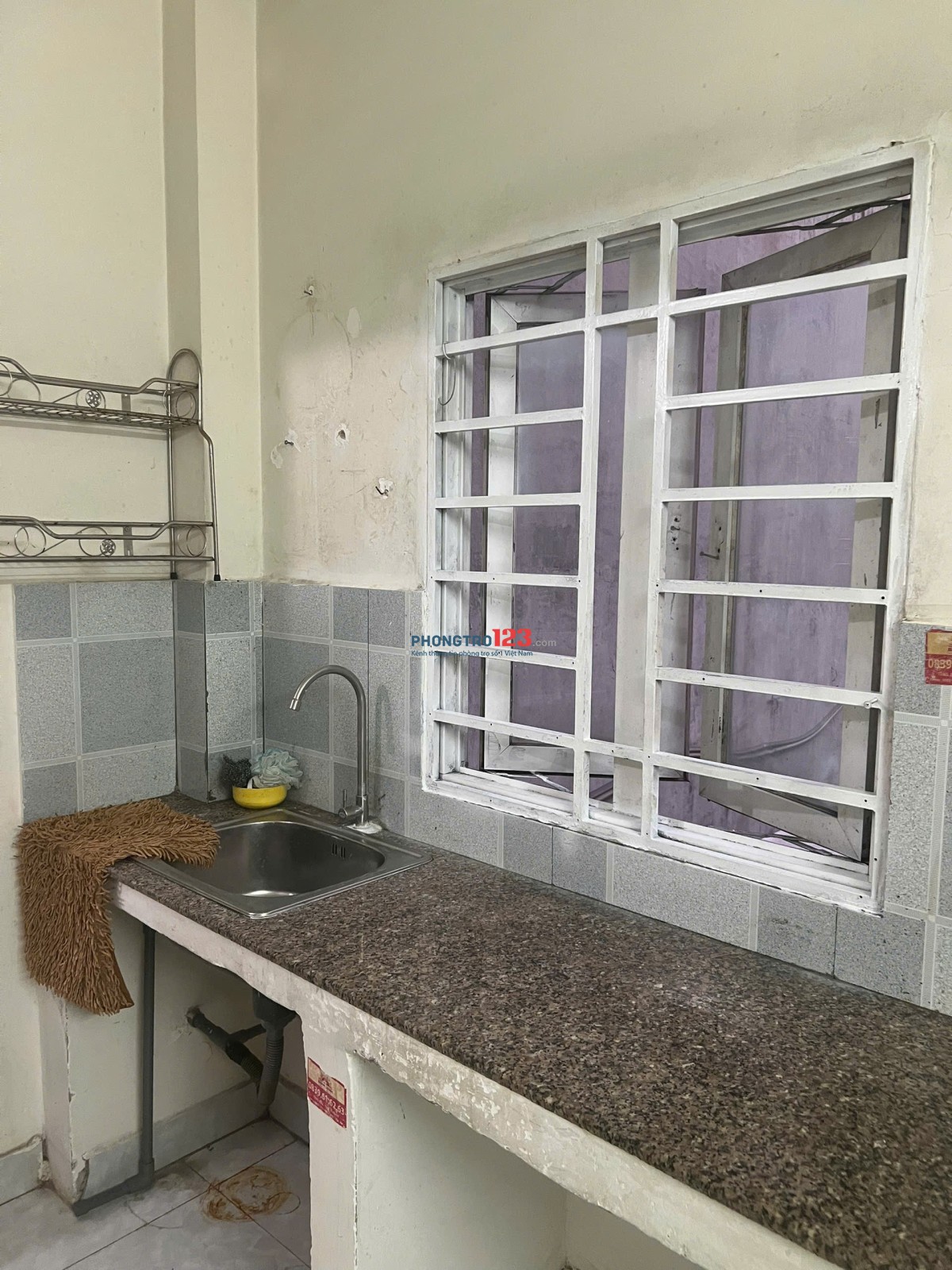 Phòng 30m2, sạch sẽ cửa sổ thoáng mát, lối đi rộng