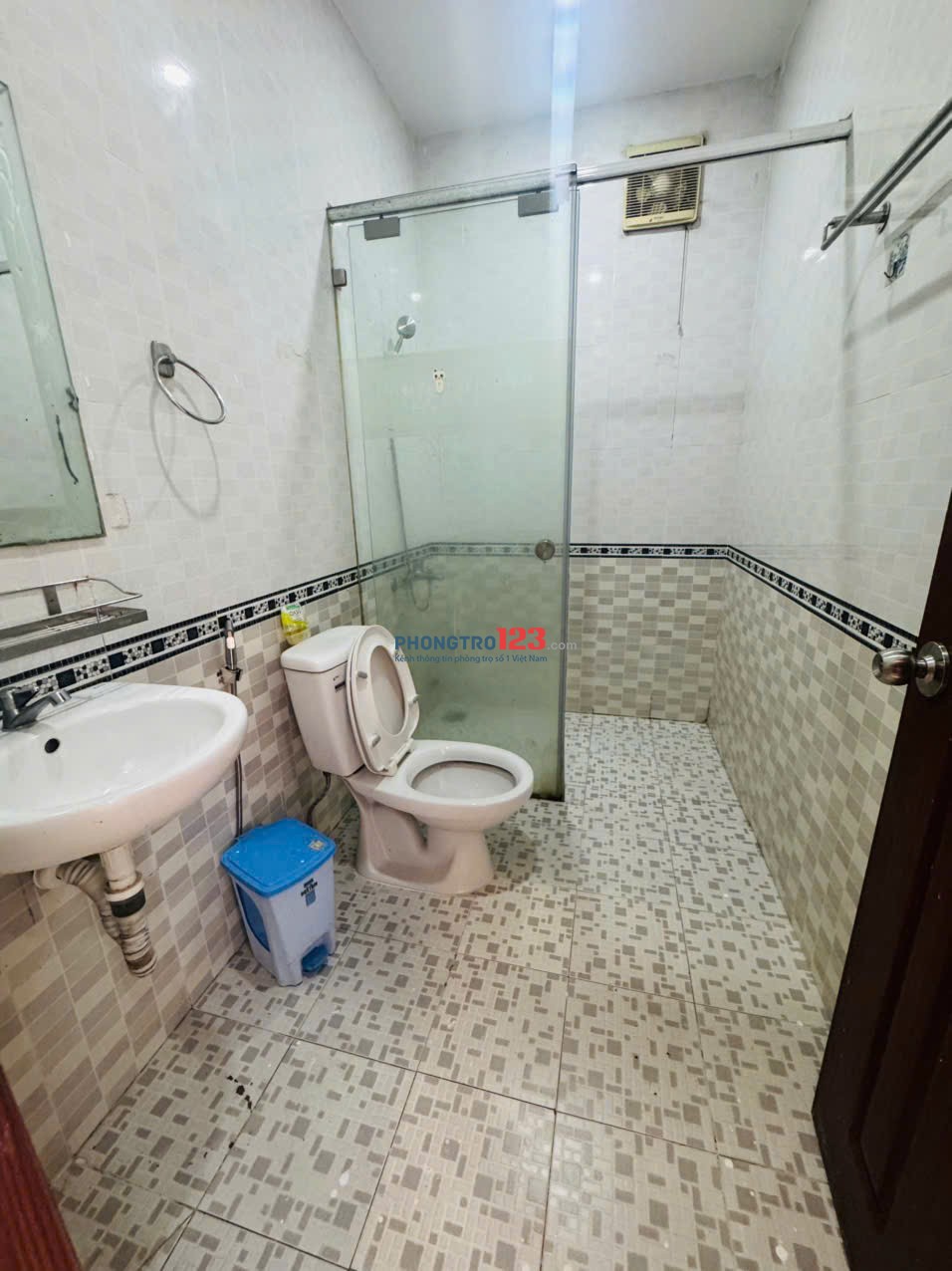 Cho thuê phòng tại khu Trung Sơn: 25m2, cửa sổ rộng, không chung chủ. 4,5 triệu/tháng