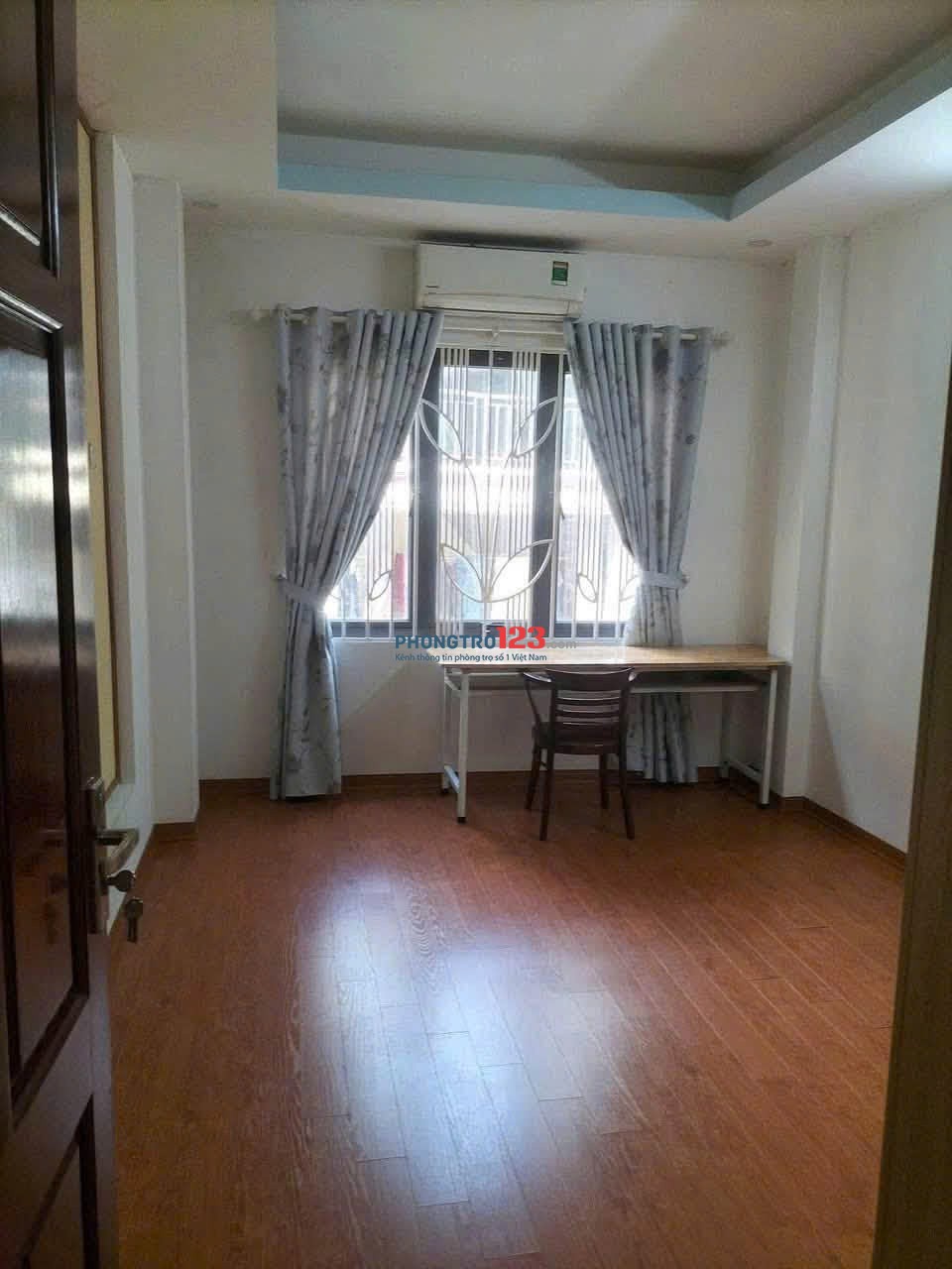 Nhà riêng Phan Xích Long (94.9m2) 2PN, 2WC, Full nội thất, giá 14.5 tr/th