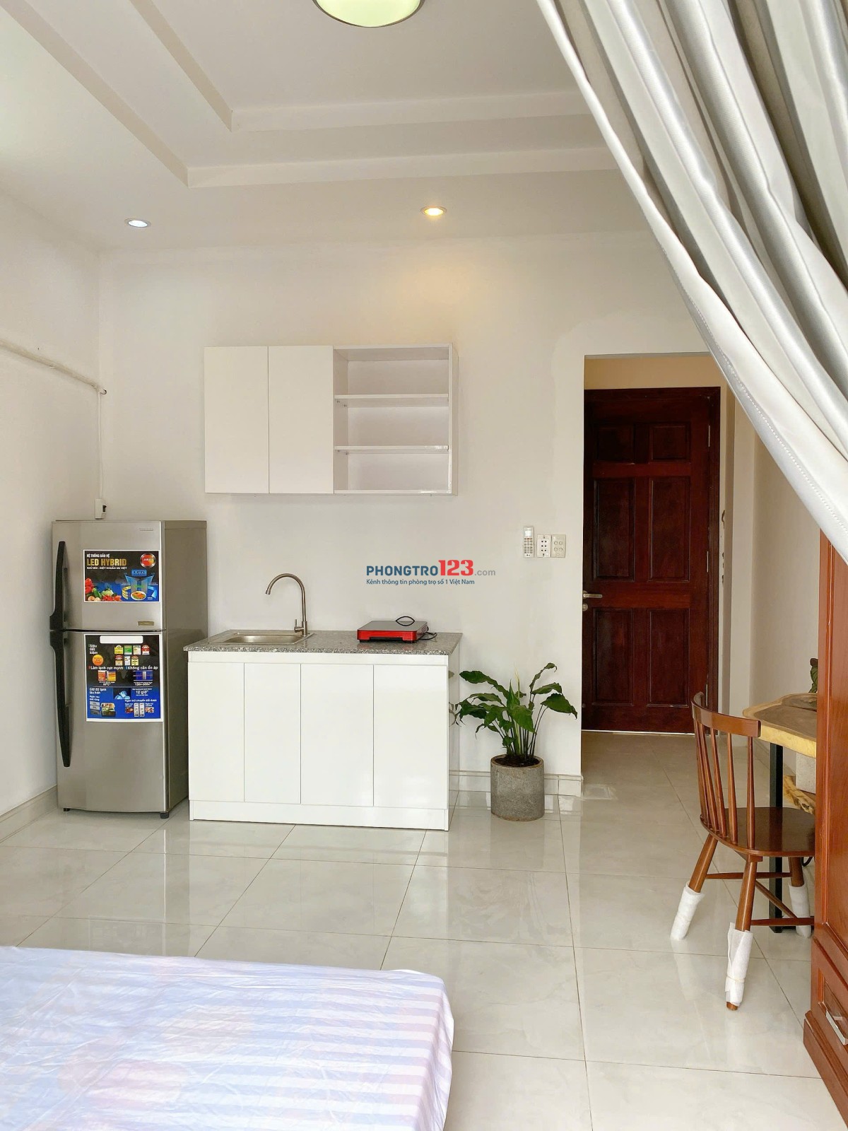 PHÒNG CÓ BAN CÔNG RỘNG THOÁNG MÁT FULL NỘI THẤT NGUYỄN VĂN THƯƠNG BÌNH THẠNH, SÁT ĐH HUTECH UEF Q1