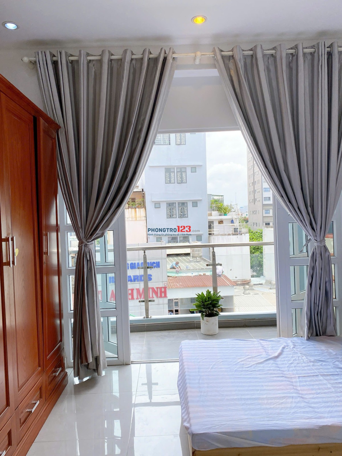 PHÒNG CÓ BAN CÔNG RỘNG THOÁNG MÁT FULL NỘI THẤT NGUYỄN VĂN THƯƠNG BÌNH THẠNH, SÁT ĐH HUTECH UEF Q1
