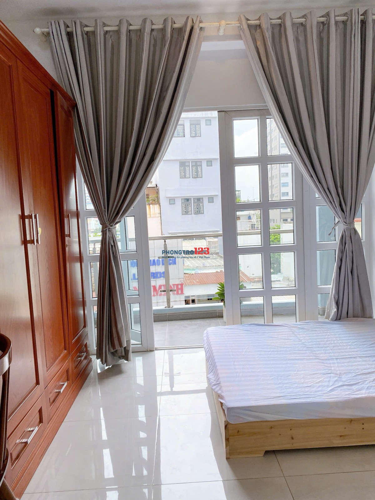 PHÒNG CÓ BAN CÔNG RỘNG THOÁNG MÁT FULL NỘI THẤT NGUYỄN VĂN THƯƠNG BÌNH THẠNH, SÁT ĐH HUTECH UEF Q1