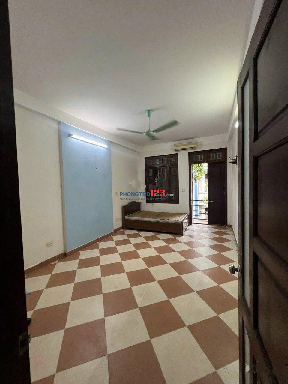 Cho thuê nhà Đ.Cao Thắng, Phú Nhuận 2PN, 2wc sẵn nội thất, Giá 15 tr/th