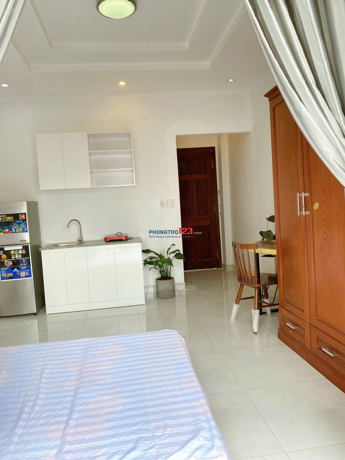 Cho thuê phòng ban công thoáng, full nội thất–gần Đại học HUTECH, UEF -Nguyễn Văn Thương Bình Thanh