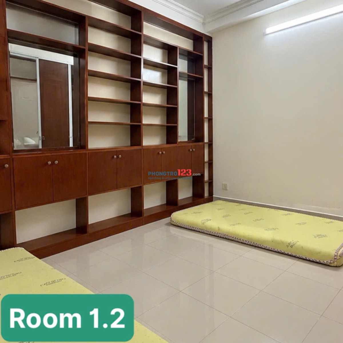 Lầu 1 đang có 2 phòng, cho thuê nguyên tầng hoặc riêng lẻ từng phòng