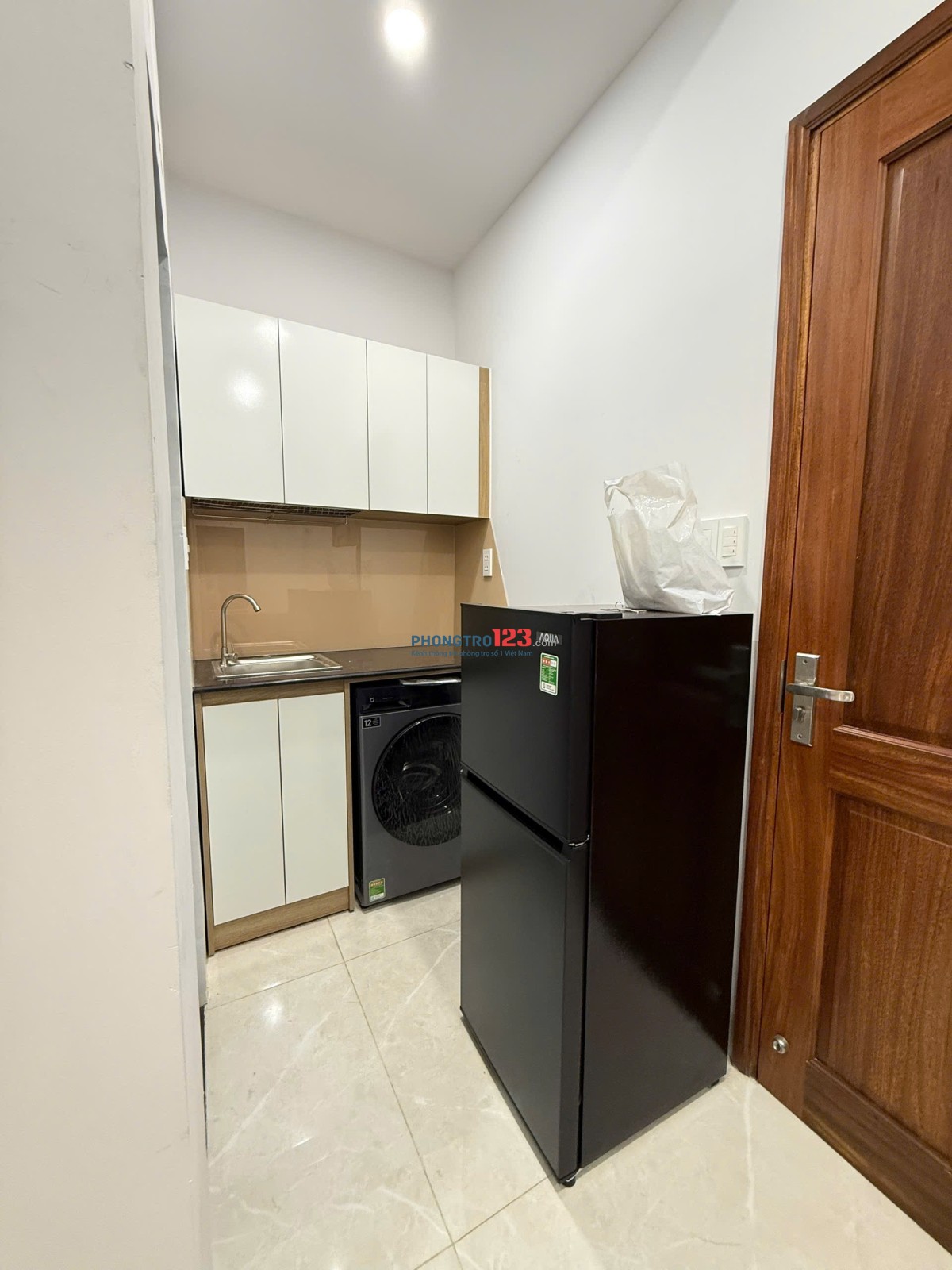 Trống sẵn căn hộ cho thuê có máy giặt riêng - nội thất xịn - gần Hàng Xanh - Xô Viết - Bình Thạnh