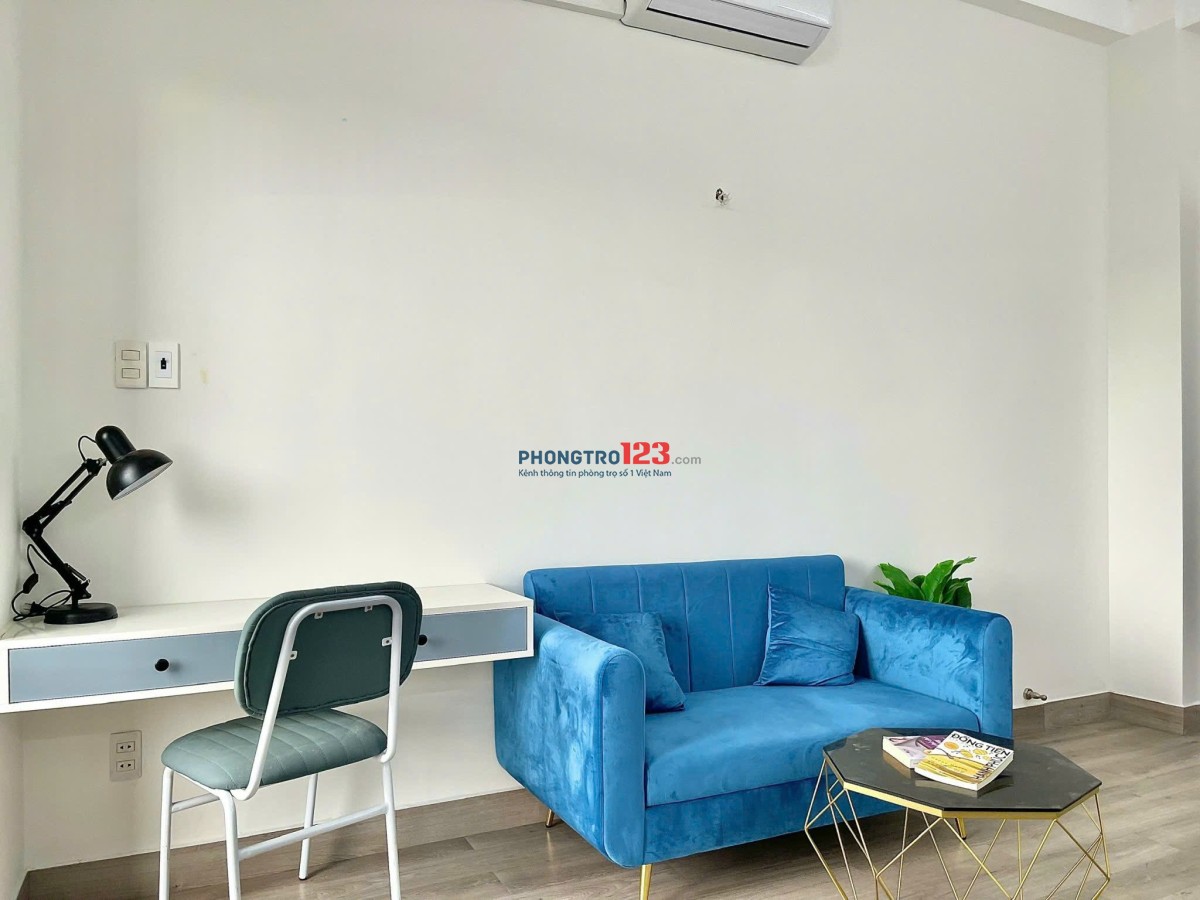 CĂN HỘ FULL NỘI THẤT, BAN CÔNG, MÁY GIẶT RIÊNG TẠI ĐƯỜNG D5, BÌNH THẠNH, SÁT ĐH NGOẠI THƯƠNG & HUTEC