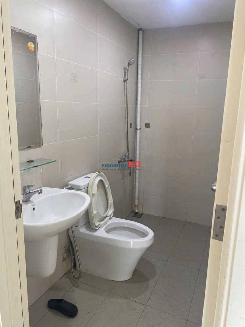 Chung cư Zen Tower, Q12. 60m2 2PN. NTCB. 5,5Tr