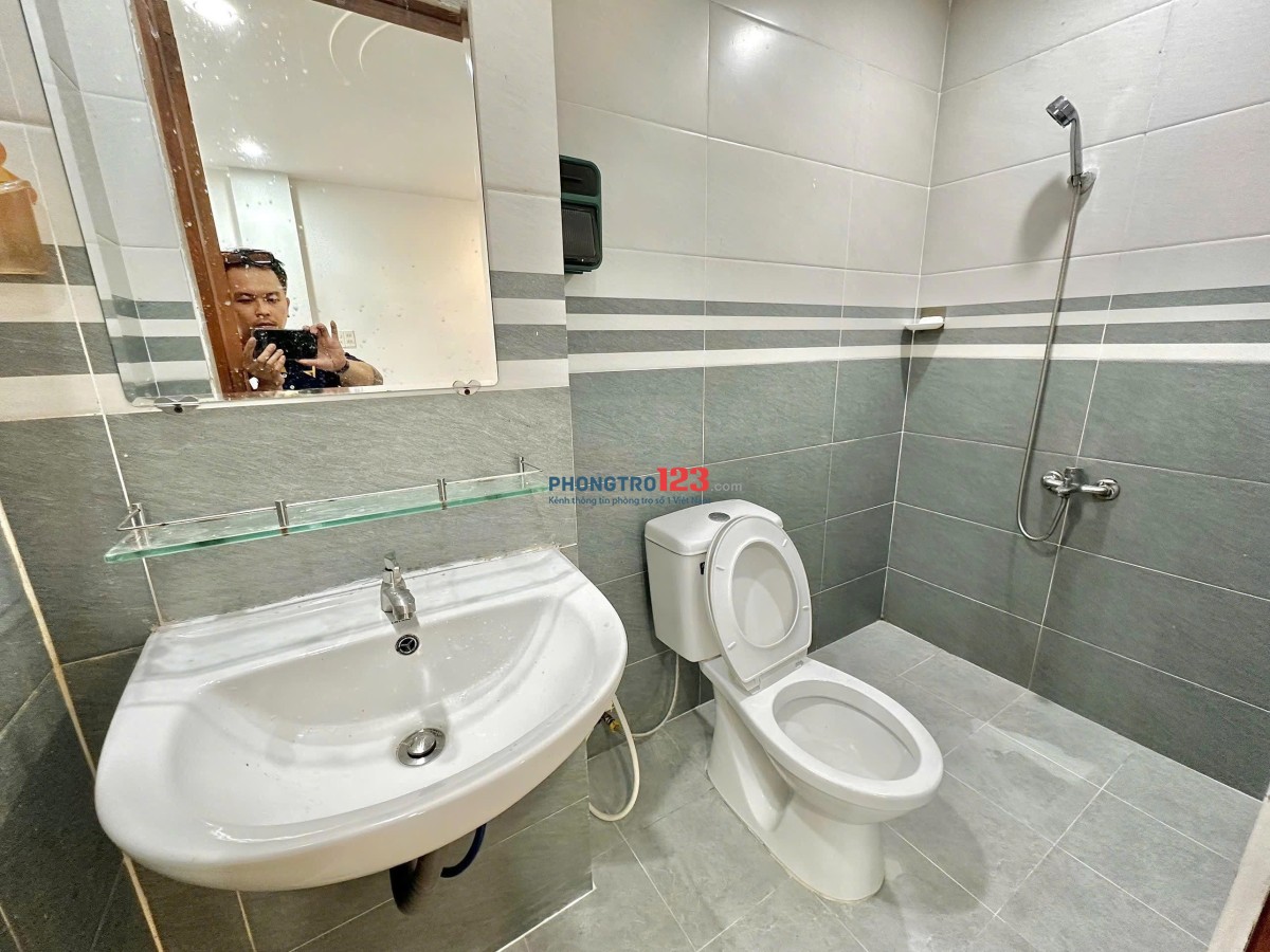 phòng gác cao 2m Ung văn khiêm Tân Cảng có nhận xe điện phòng như clip